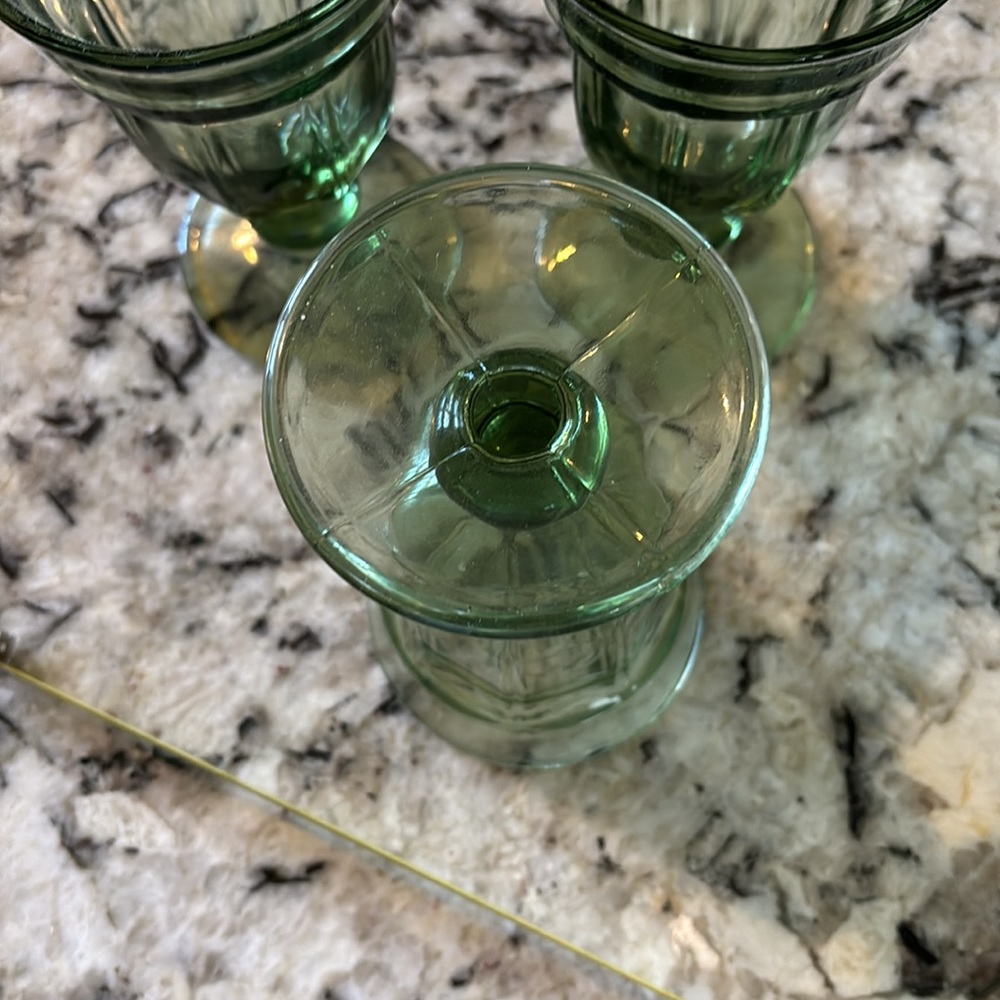 Glass goblets from Pottery Barn - Picture 5 of 5